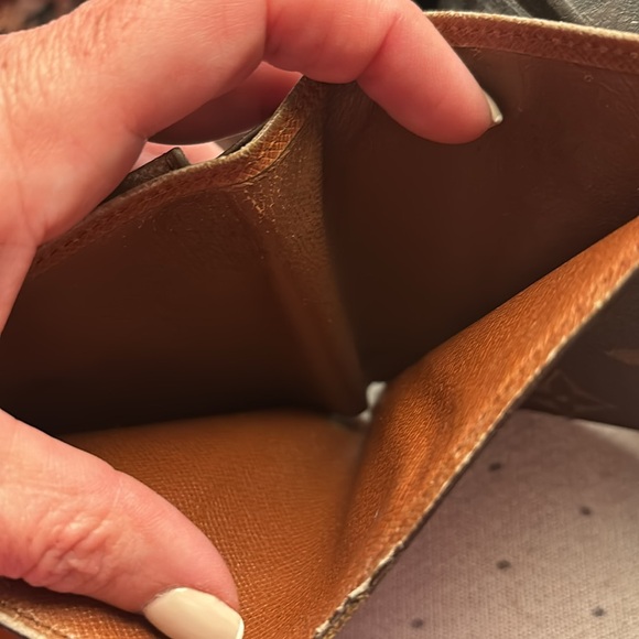 Louis Vuitton Men’s Wallet - Picture 8 of 8